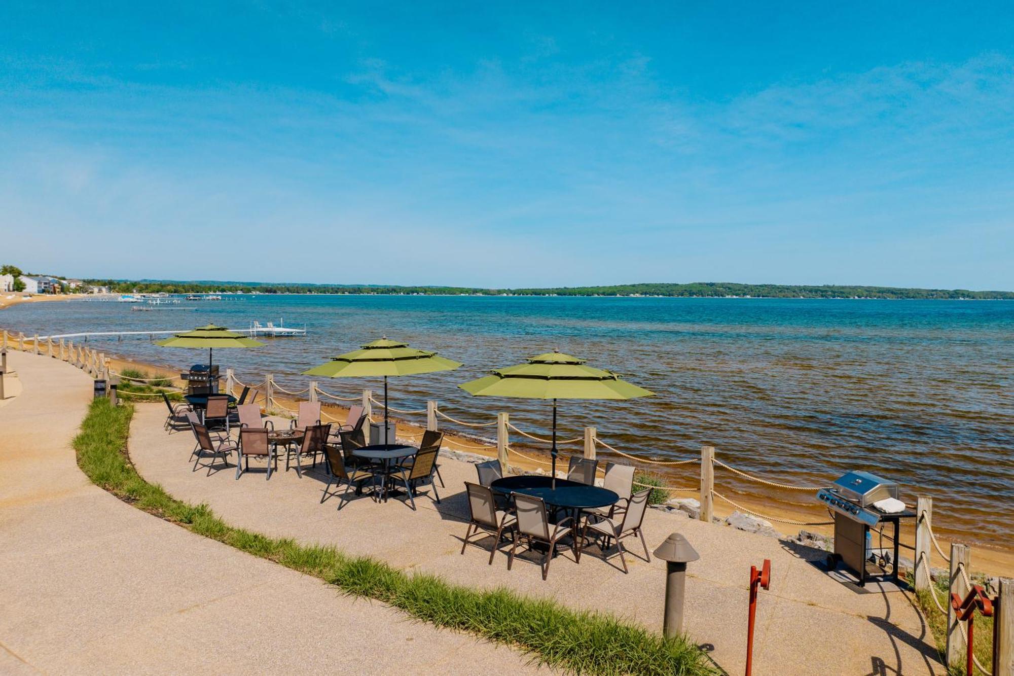Tamarack Lodge Traverse City Exterior foto